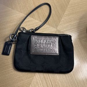 Coach Poppy wristlet